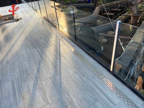 รางระบายน้ำสำเร็จรูปสแตนเลส